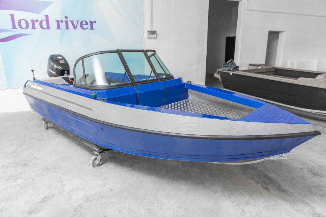 Моторная лодка Lord River Rest 48